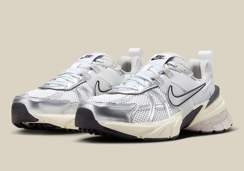 Nike-Runtekk-Summit-White-Metallic-Silver-FD0736-100-4