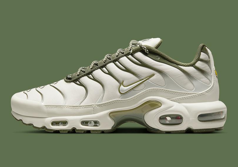 nike-air-max-plus-light-bone-olive-fb9722-001-8